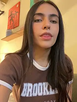 Snapshot of DaphneUwu chatting on 10/15/25, 12:55 DaphneUwu online show from 10/15/25, 12:55