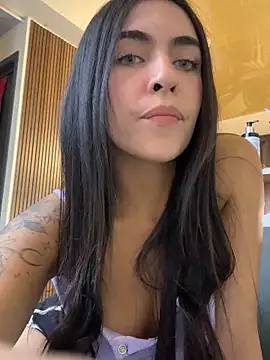 Snapshot of DaphneUwu chatting on 11/25/25, 11:16 DaphneUwu online show from 11/25/25, 11:16