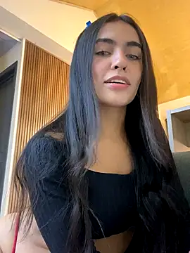 Snapshot of DaphneUwu chatting on 12/22/25, 02:08 DaphneUwu online show from 12/22/25, 02:08