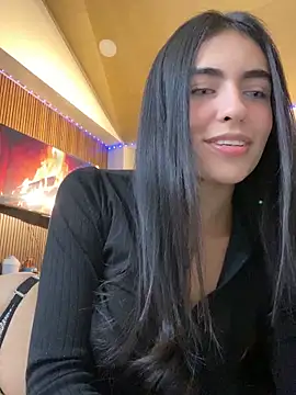 Snapshot of DaphneUwu chatting on 02/19/26, 01:34 DaphneUwu online show from 02/19/26, 01:34