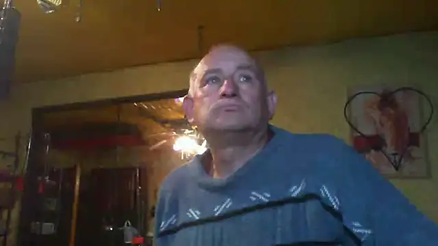 Snapshot of jeanlulu chatting on 09/27/25, 07:52 jeanlulu online show from 09/27/25, 07:52