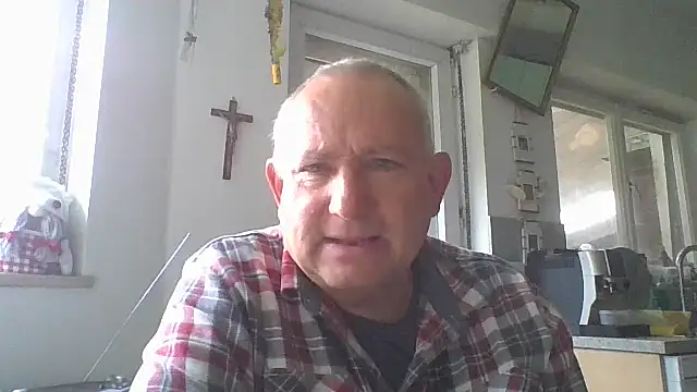 Snapshot of jeanlulu chatting on 10/14/25, 08:37 jeanlulu online show from 10/14/25, 08:37