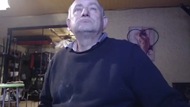 Snapshot of jeanlulu chatting on 11/15/25, 08:38 jeanlulu online show from 11/15/25, 08:38