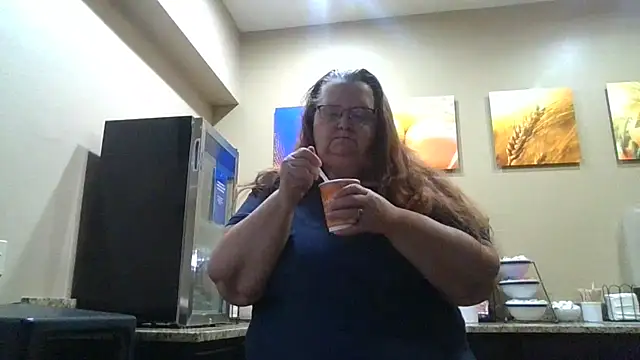 Snapshot of Hornybbw1978 chatting on 09/17/25, 06:48 Hornybbw1978 online show from 09/17/25, 06:48