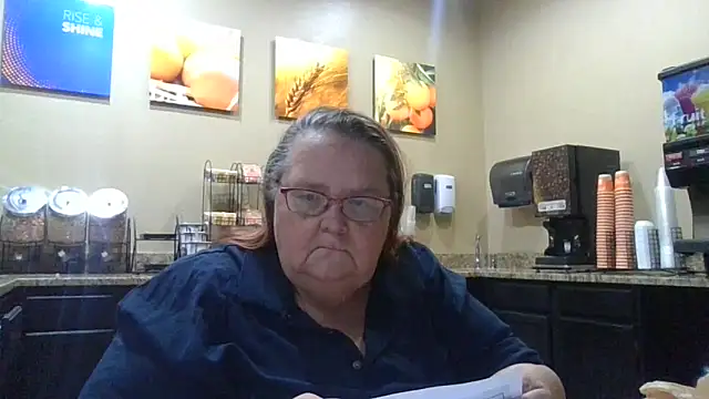 Snapshot of Hornybbw1978 chatting on 10/14/25, 06:25 Hornybbw1978 online show from 10/14/25, 06:25