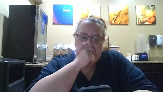 Snapshot of Hornybbw1978 chatting on 10/16/25, 06:36 Hornybbw1978 online show from 10/16/25, 06:36