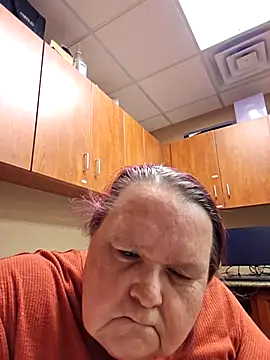 Snapshot of Hornybbw1978 chatting on 04/18/26, 05:44 Hornybbw1978 online show from 04/18/26, 05:44