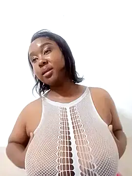 Snapshot of HotAFRICANBEAUTY chatting on 01/13/25, 03:23 HotAFRICANBEAUTY online show from 01/13/25, 03:23