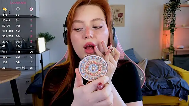 Snapshot of Sofy_Benson chatting on 04/19/26, 01:32 Sofy Benson online show from 04/19/26, 01:32