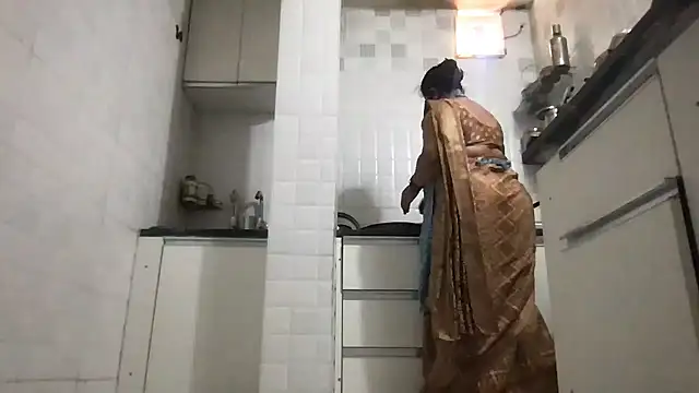 Snapshot of Riyasingh9 chatting on 03/12/26, 05:24 Riyasingh9 online show from 03/12/26, 05:24