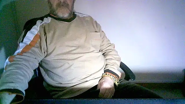 Snapshot of Greek_Passion chatting on 03/25/26, 02:01 Greek Passion online show from 03/25/26, 02:01