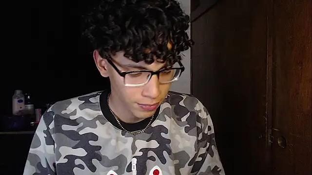 Snapshot of austinsantana chatting on 03/02/25, 04:28 austinsantana online show from 03/02/25, 04:28