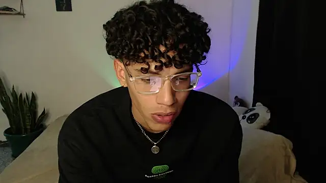 Snapshot of austinsantana chatting on 04/26/26, 03:37 austinsantana online show from 04/26/26, 03:37