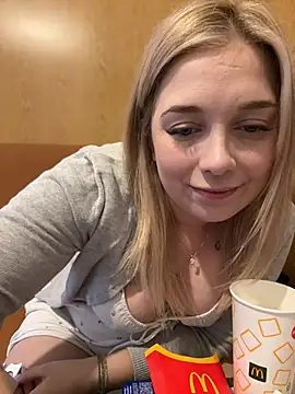 Snapshot of CherryAuroraa chatting on 01/19/25, 10:50 CherryAuroraa online show from 01/19/25, 10:50