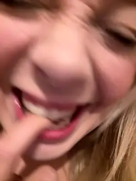 Snapshot of CherryAuroraa chatting on 10/05/25, 07:56 CherryAuroraa online show from 10/05/25, 07:56