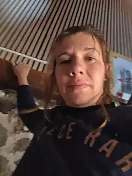 Lina lou4 online show from 04/05/26, 11:51