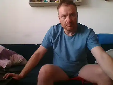 Snapshot of 82liska chatting on 04/23/26, 04:20 82liska online show from 04/23/26, 04:20