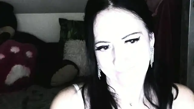 Snapshot of DebraMilf chatting on 02/01/25, 03:19 DebraMilf online show from 02/01/25, 03:19