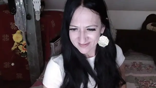 Snapshot of DebraMilf chatting on 05/09/26, 03:01 DebraMilf online show from 05/09/26, 03:01