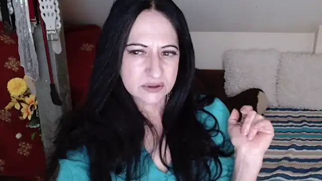 Snapshot of DebraMilf chatting on 05/25/26, 12:38 DebraMilf online show from 05/25/26, 12:38