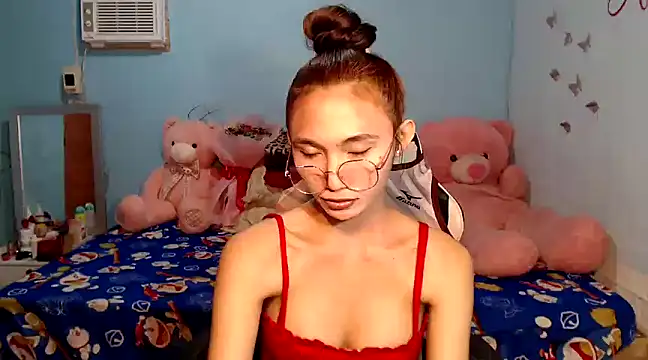 Snapshot of PirateEmpressBoaAico chatting on 02/18/25, 01:43 PirateEmpressBoaAico online show from 02/18/25, 01:43