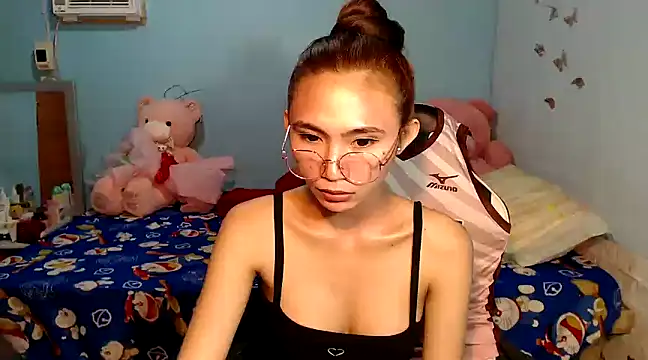 Snapshot of PirateEmpressBoaAico chatting on 02/19/25, 06:32 PirateEmpressBoaAico online show from 02/19/25, 06:32