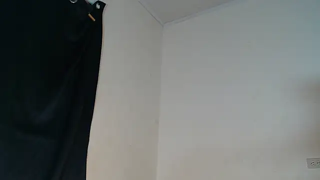 Snapshot of luciana_keating chatting on 12/23/24, 01:08 luciana keating online show from 12/23/24, 01:08