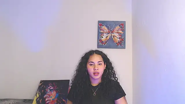 Snapshot of luciana_keating chatting on 09/15/25, 04:07 luciana keating online show from 09/15/25, 04:07