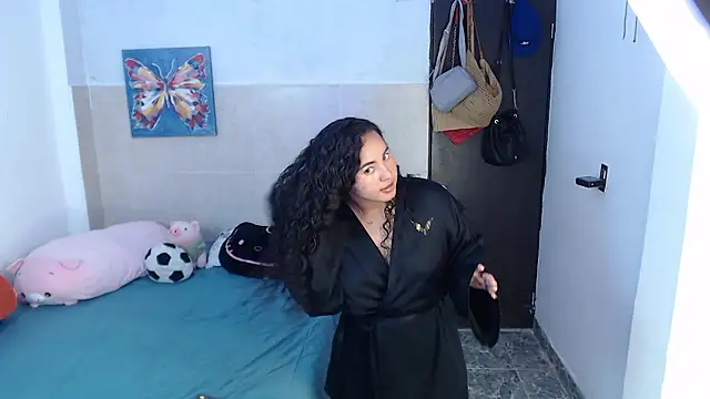 Snapshot of luciana_keating chatting on 03/28/26, 05:40 luciana keating online show from 03/28/26, 05:40