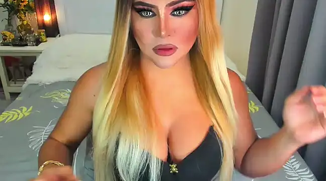 Snapshot of MissNaughtyTyra chatting on 03/06/25, 04:08 MissNaughtyTyra online show from 03/06/25, 04:08