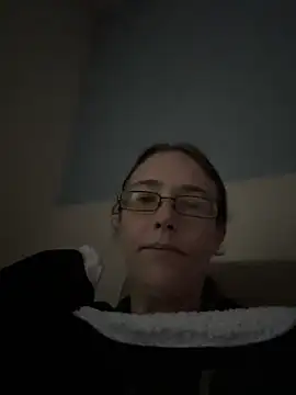Snapshot of Dakota_02 chatting on 04/01/26, 11:02 Dakota 02 online show from 04/01/26, 11:02