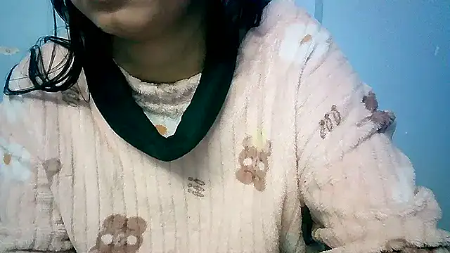 Snapshot of lovelydesi21 chatting on 12/20/24, 07:39 lovelydesi21 online show from 12/20/24, 07:39