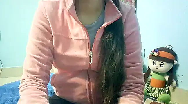 Snapshot of lovelydesi21 chatting on 01/14/25, 02:53 lovelydesi21 online show from 01/14/25, 02:53