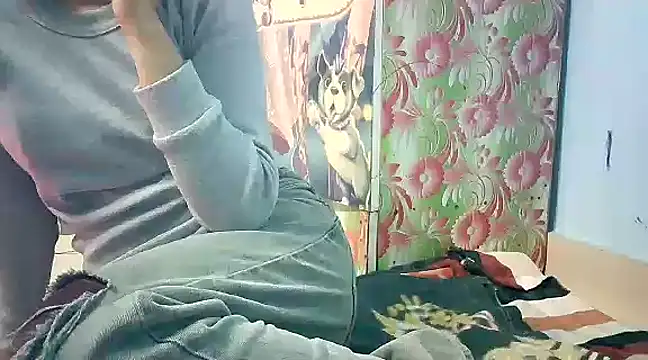 Snapshot of lovelydesi21 chatting on 01/25/25, 02:58 lovelydesi21 online show from 01/25/25, 02:58