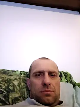 Snapshot of Roman0798 chatting on 12/16/24, 06:32 Roman0798 online show from 12/16/24, 06:32