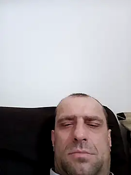 Snapshot of Roman0798 chatting on 12/17/24, 01:05 Roman0798 online show from 12/17/24, 01:05