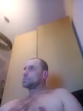 Snapshot of Roman0798 chatting on 02/05/25, 11:17 Roman0798 online show from 02/05/25, 11:17