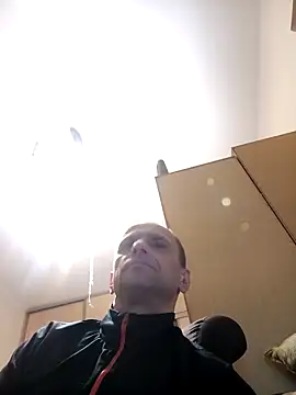 Snapshot of Roman0798 chatting on 02/13/25, 04:28 Roman0798 online show from 02/13/25, 04:28