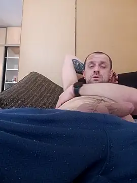 Snapshot of Roman0798 chatting on 02/19/25, 09:28 Roman0798 online show from 02/19/25, 09:28