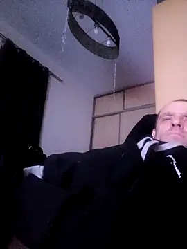 Snapshot of Roman0798 chatting on 03/02/25, 09:11 Roman0798 online show from 03/02/25, 09:11