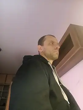 Snapshot of Roman0798 chatting on 03/16/25, 01:17 Roman0798 online show from 03/16/25, 01:17