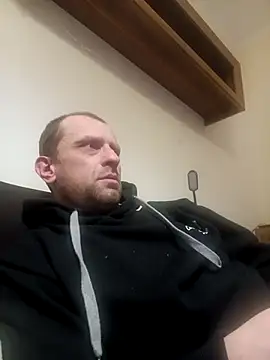 Snapshot of Roman0798 chatting on 03/17/25, 05:38 Roman0798 online show from 03/17/25, 05:38