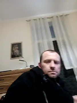 Snapshot of Roman0798 chatting on 03/18/25, 08:04 Roman0798 online show from 03/18/25, 08:04