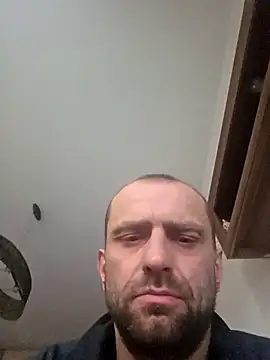 Snapshot of Roman0798 chatting on 09/25/25, 02:10 Roman0798 online show from 09/25/25, 02:10