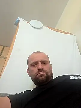 Snapshot of Roman0798 chatting on 09/28/25, 12:21 Roman0798 online show from 09/28/25, 12:21