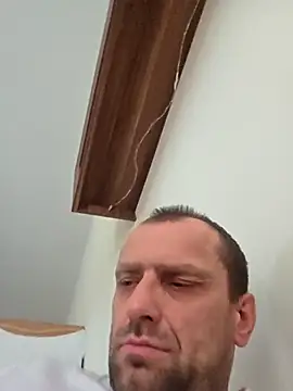 Snapshot of Roman0798 chatting on 10/25/25, 10:34 Roman0798 online show from 10/25/25, 10:34