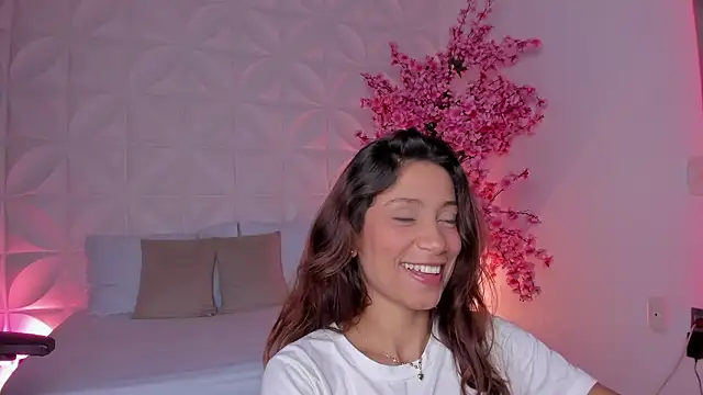 cora 22 online show from 01/16/26, 01:04