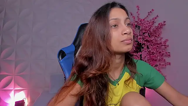 cora 22 online show from 03/04/26, 12:55