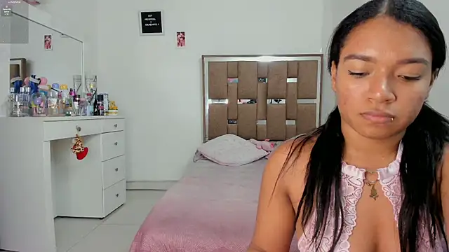 Snapshot of kendall-ewers chatting on 10/03/25, 01:13 kendall-ewers online show from 10/03/25, 01:13