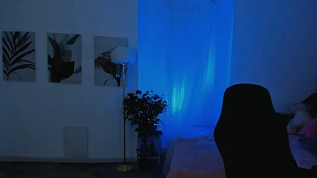 EmilyWilden online show from 10/28/25, 07:34